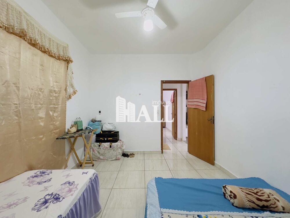 Casa à venda com 2 quartos, 150m² - Foto 1