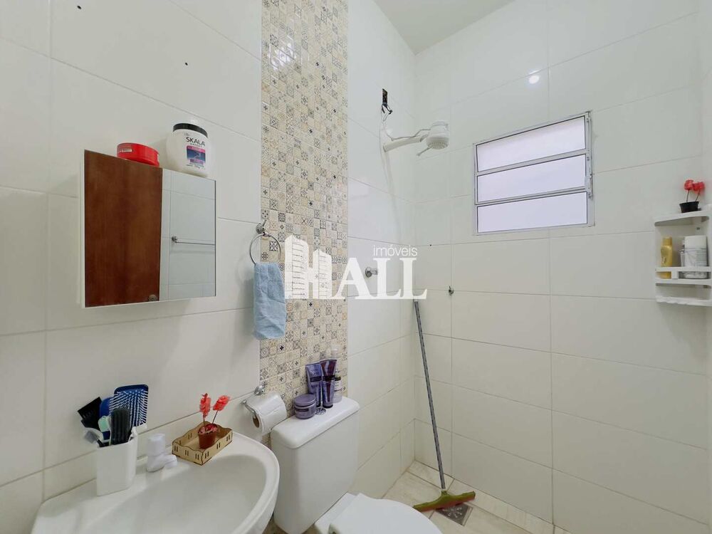 Casa à venda com 2 quartos, 150m² - Foto 2