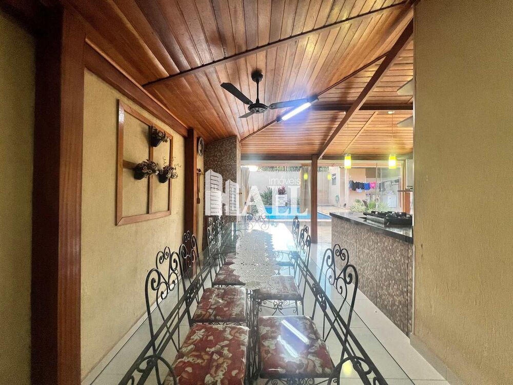 Casa à venda com 2 quartos, 200m² - Foto 3