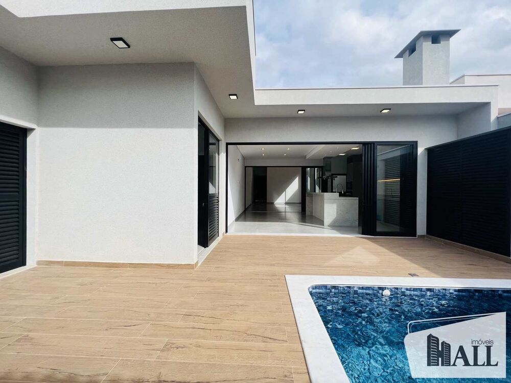 Casa de Condomínio à venda com 3 quartos, 246m² - Foto 1