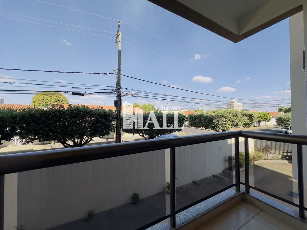 Apartamento à venda com 3 quartos, 96m² - Foto 2