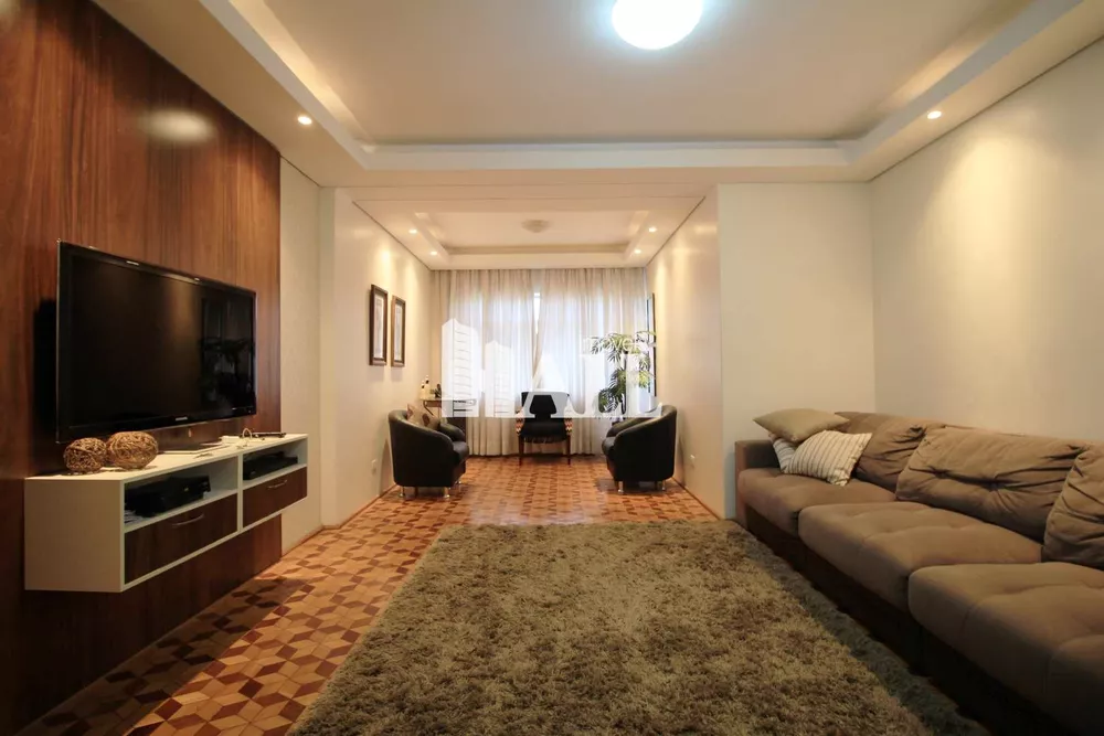 Apartamento à venda com 3 quartos, 127m² - Foto 1