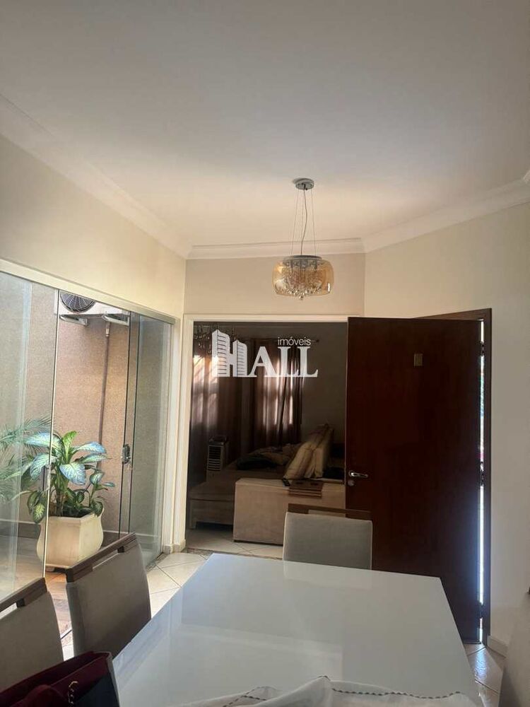 Casa à venda com 3 quartos, 150m² - Foto 2