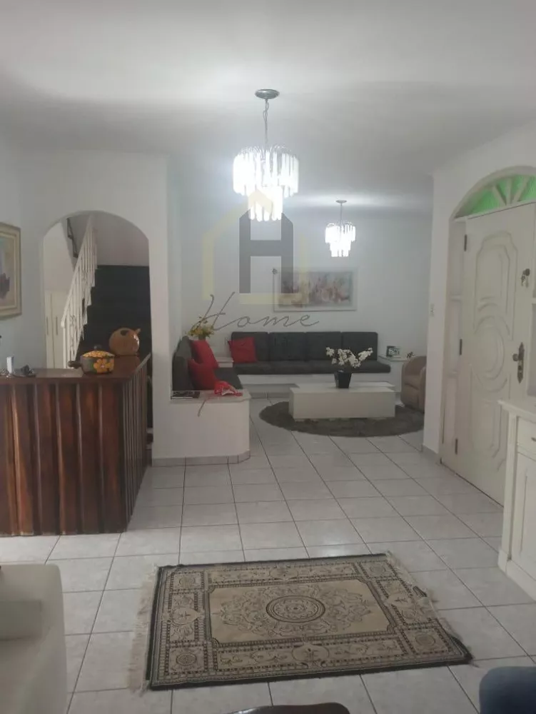 Casa à venda com 3 quartos, 260m² - Foto 2