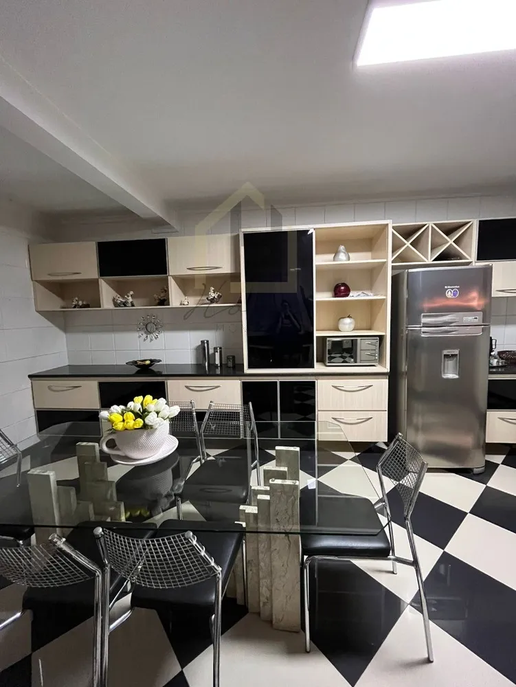 Casa, 3 quartos, 243 m² - Foto 10