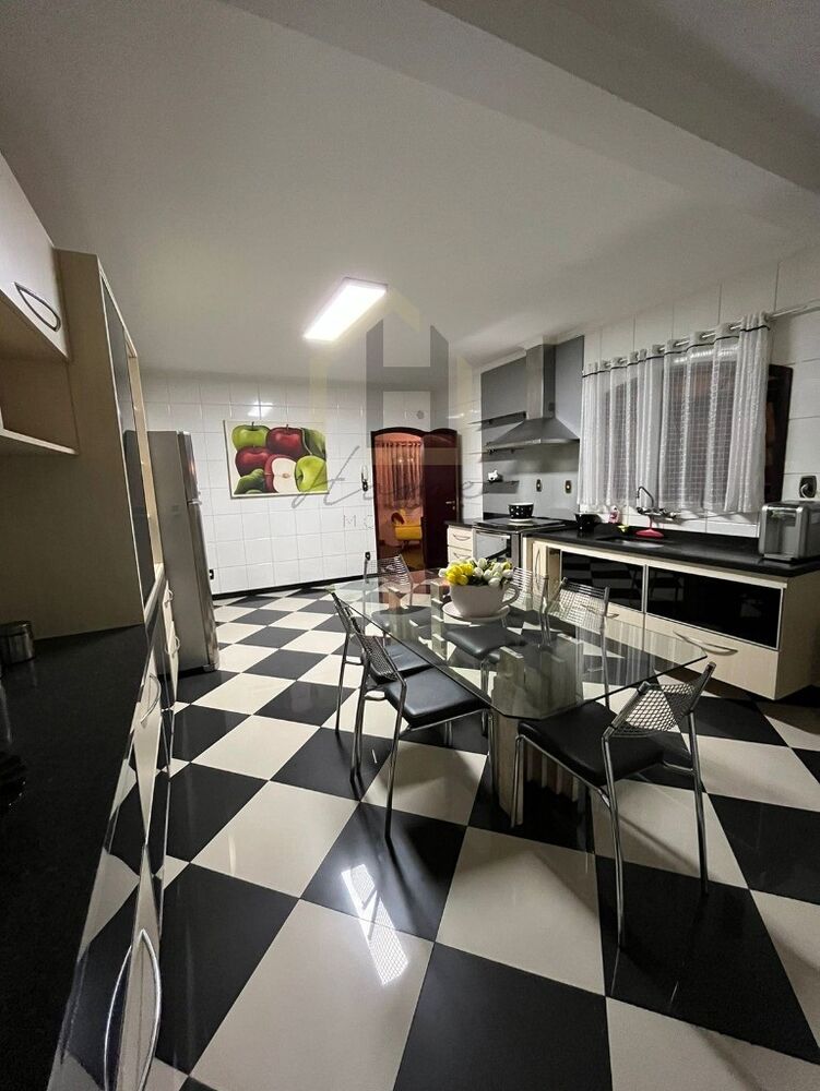 Casa, 3 quartos, 243 m² - Foto 18