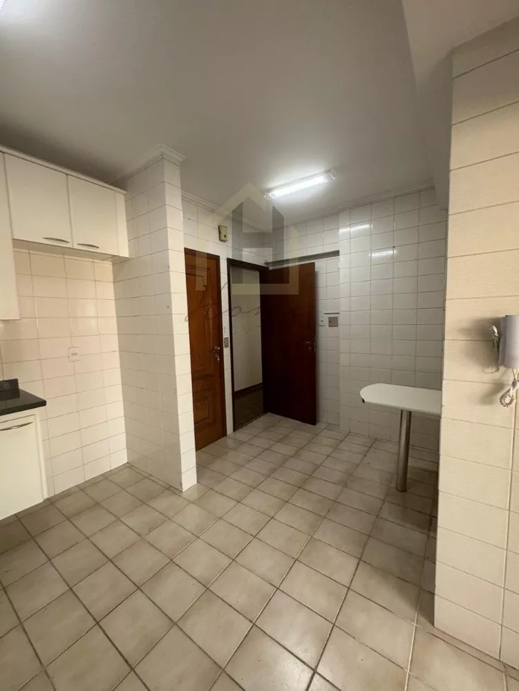 Apartamento à venda com 3 quartos, 120m² - Foto 2