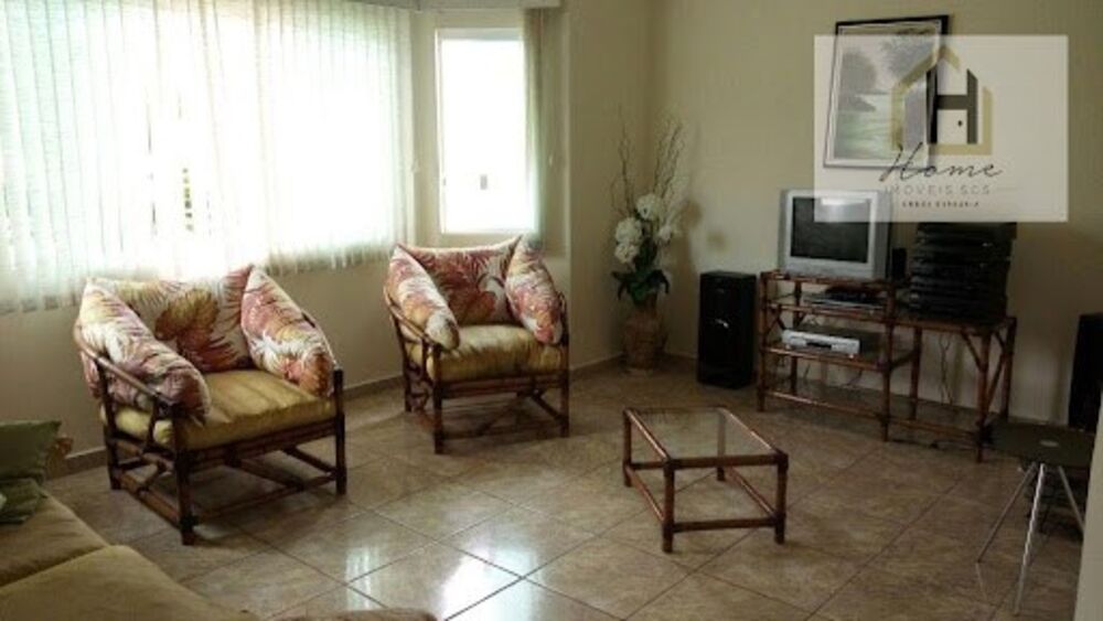 Casa, 3 quartos, 240 m² - Foto 1