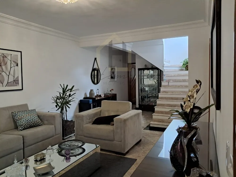 Casa, 3 quartos, 220 m² - Foto 1