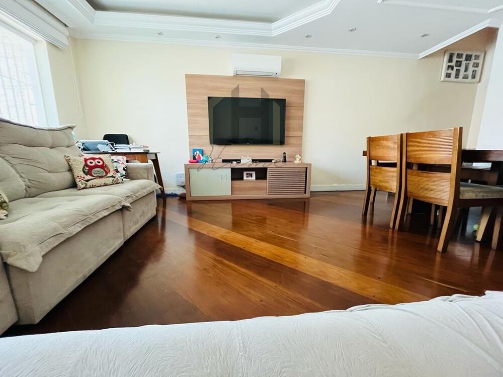 Casa à venda com 3 quartos, 200m² - Foto 1