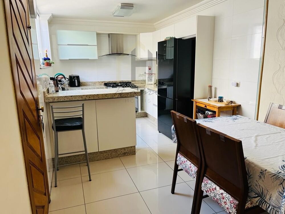Casa à venda com 3 quartos, 200m² - Foto 3