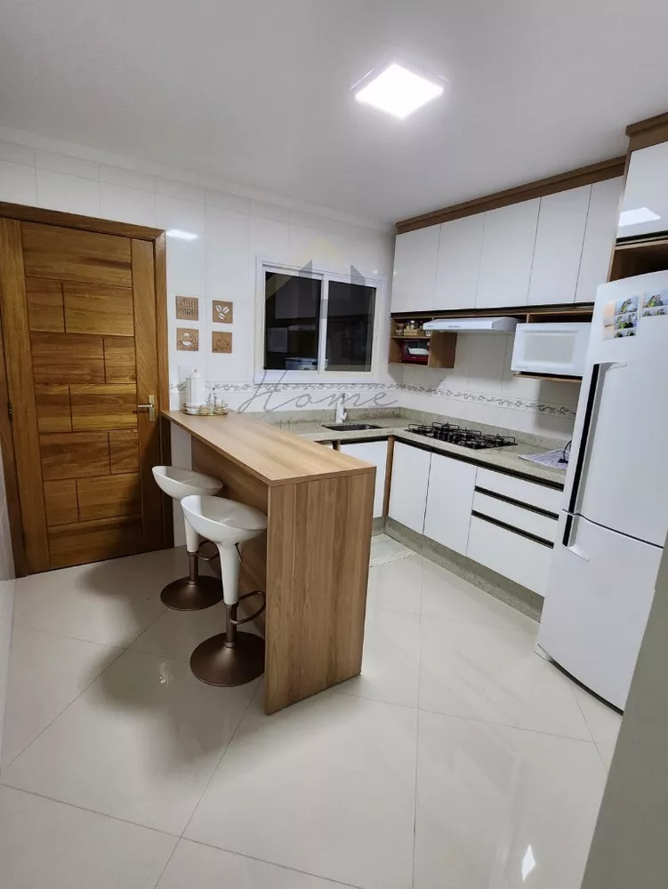 Casa para alugar com 2 quartos, 140m² - Foto 1