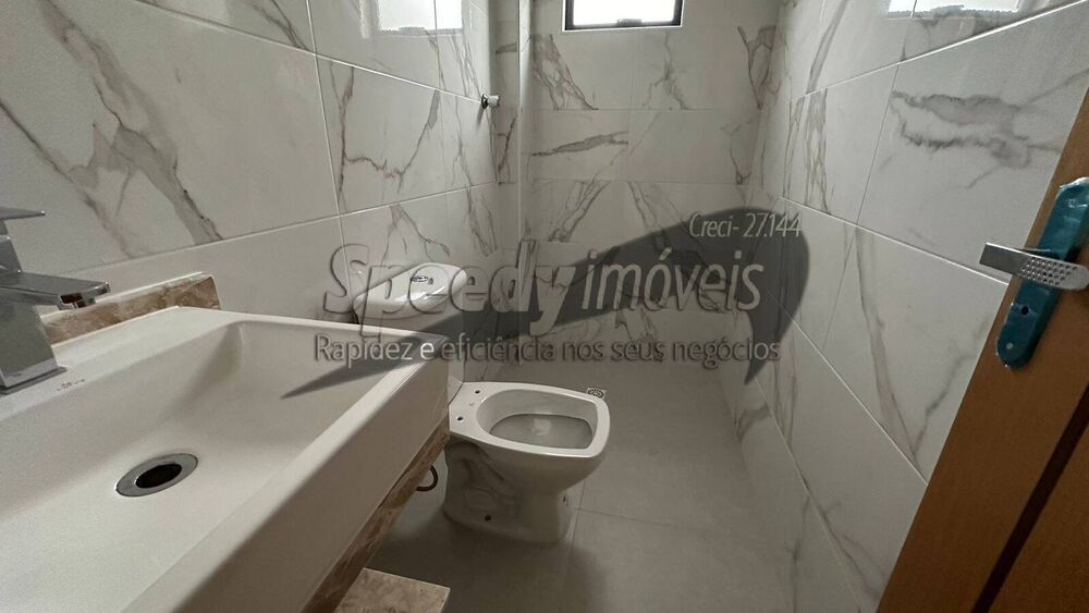 Casa à venda com 2 quartos, 80m² - Foto 8