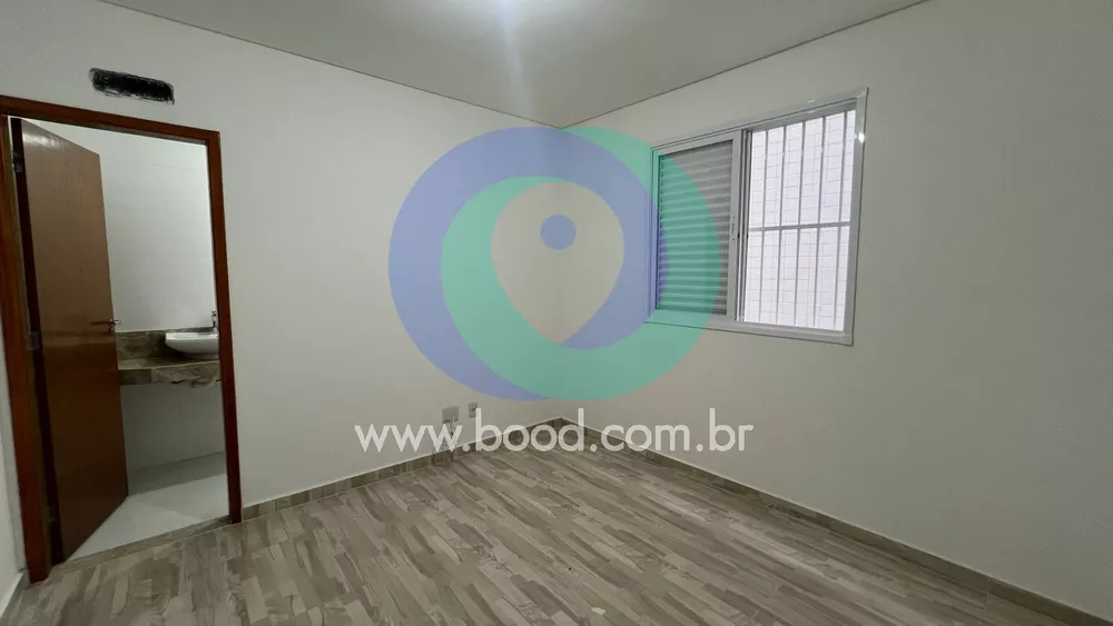 Casa à venda com 2 quartos, 70m² - Foto 4