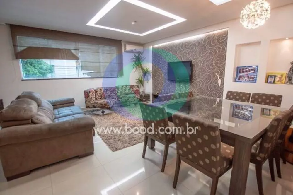 Casa à venda com 3 quartos, 150m² - Foto 1