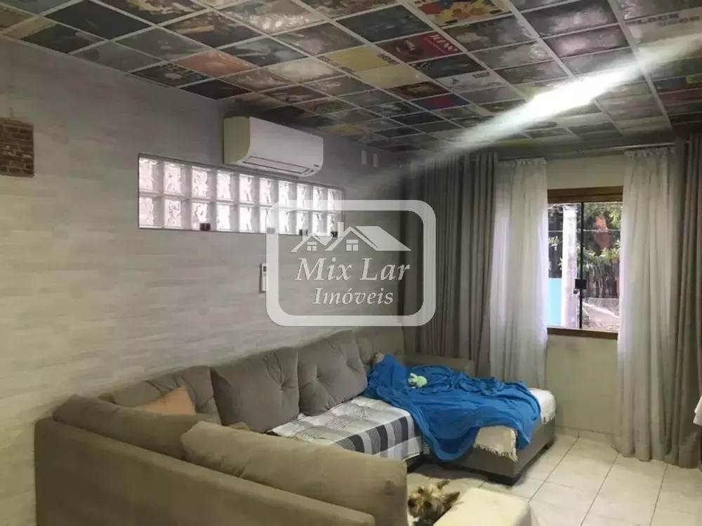 Casa à venda com 3 quartos, 200m² - Foto 1