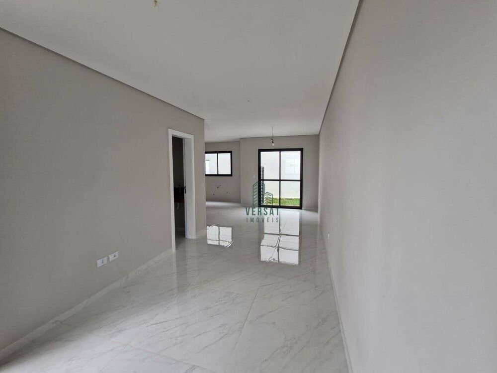 Sobrado à venda com 3 quartos, 127m² - Foto 1