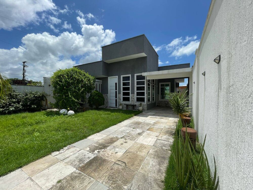Casa à venda com 2 quartos, 140m² - Foto 1