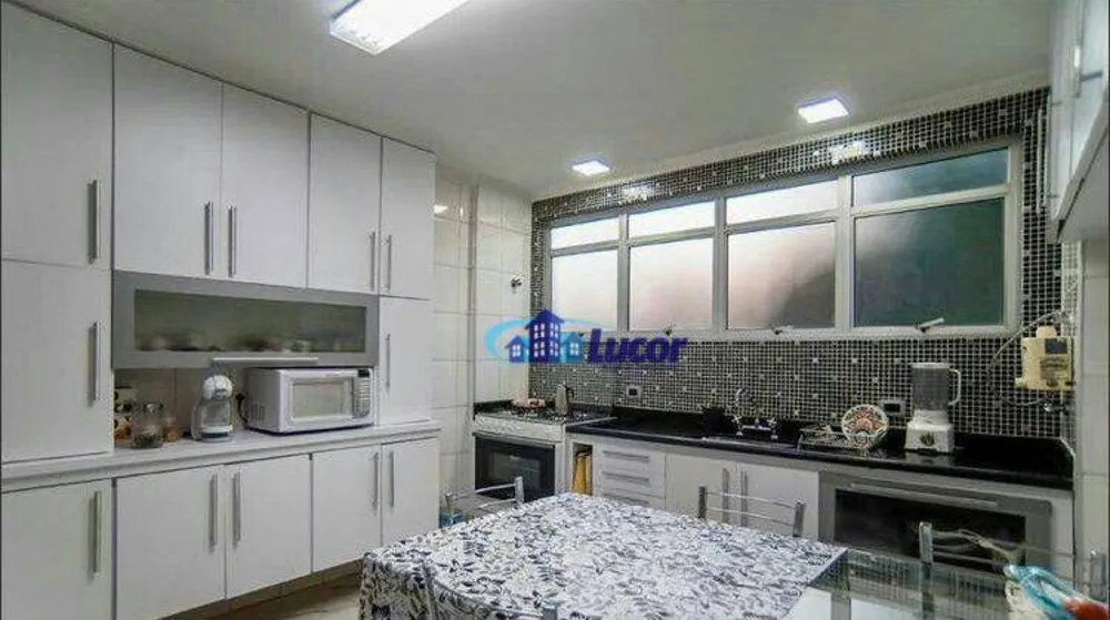 Apartamento, 3 quartos, 180 m² - Foto 1