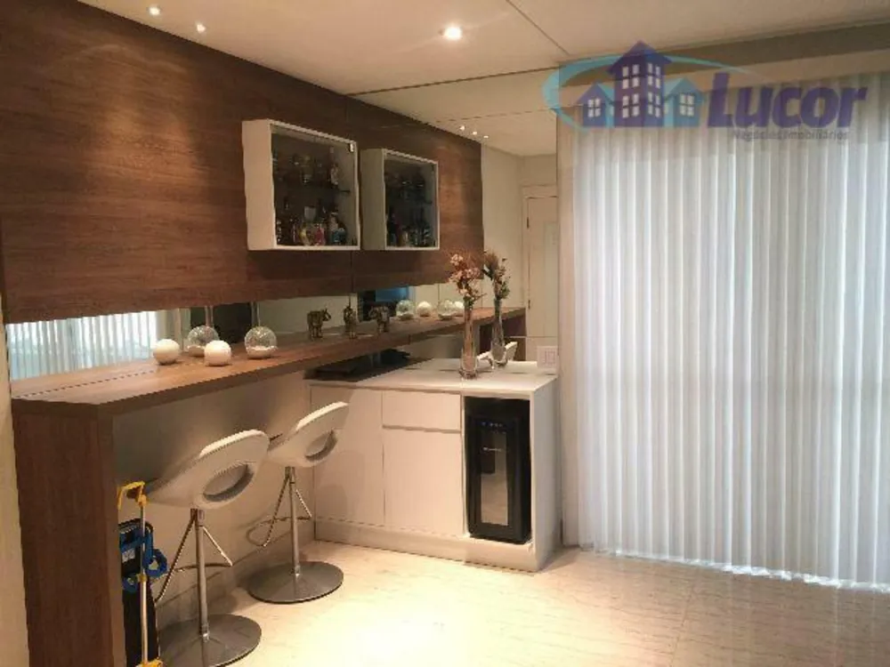 Apartamento, 3 quartos, 180 m² - Foto 1