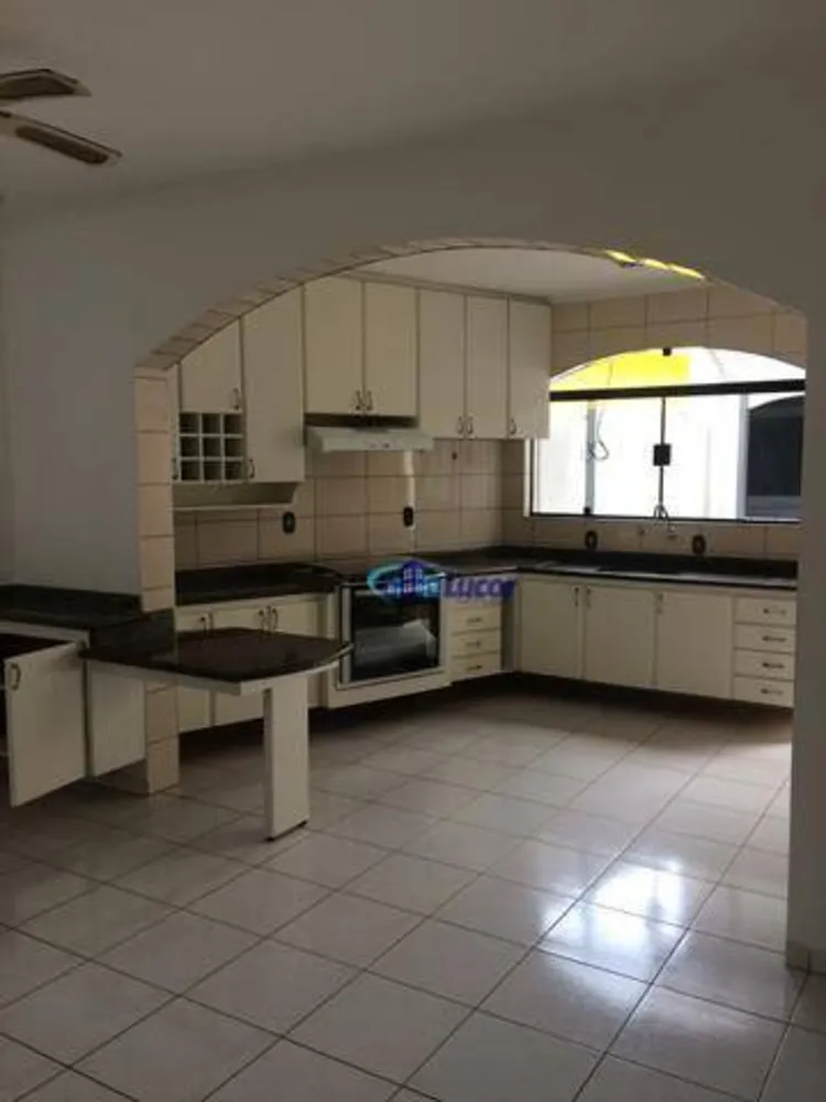 Sobrado, 3 quartos, 225 m² - Foto 1