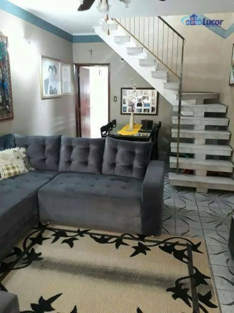 Casa, 4 quartos, 195 m² - Foto 1