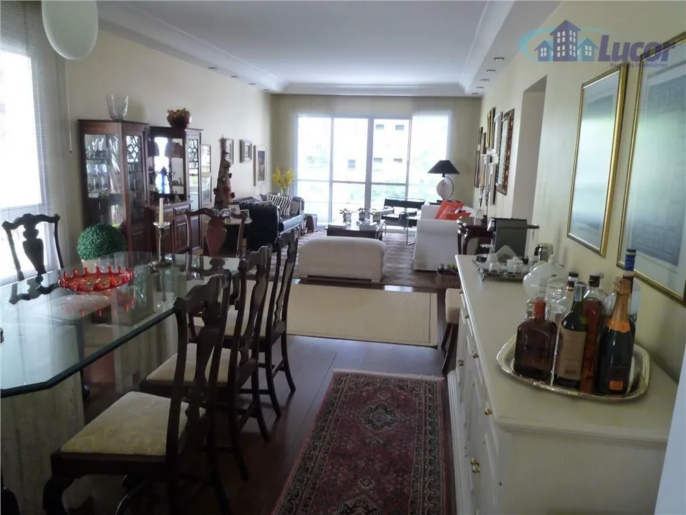 Apartamento, 3 quartos, 200 m² - Foto 1
