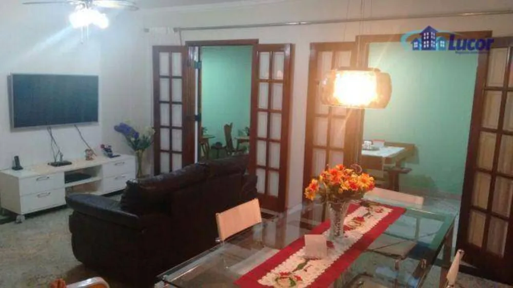 Sobrado, 3 quartos, 234 m² - Foto 2