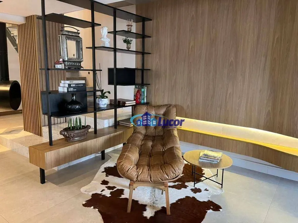Cobertura, 3 quartos, 215 m² - Foto 4