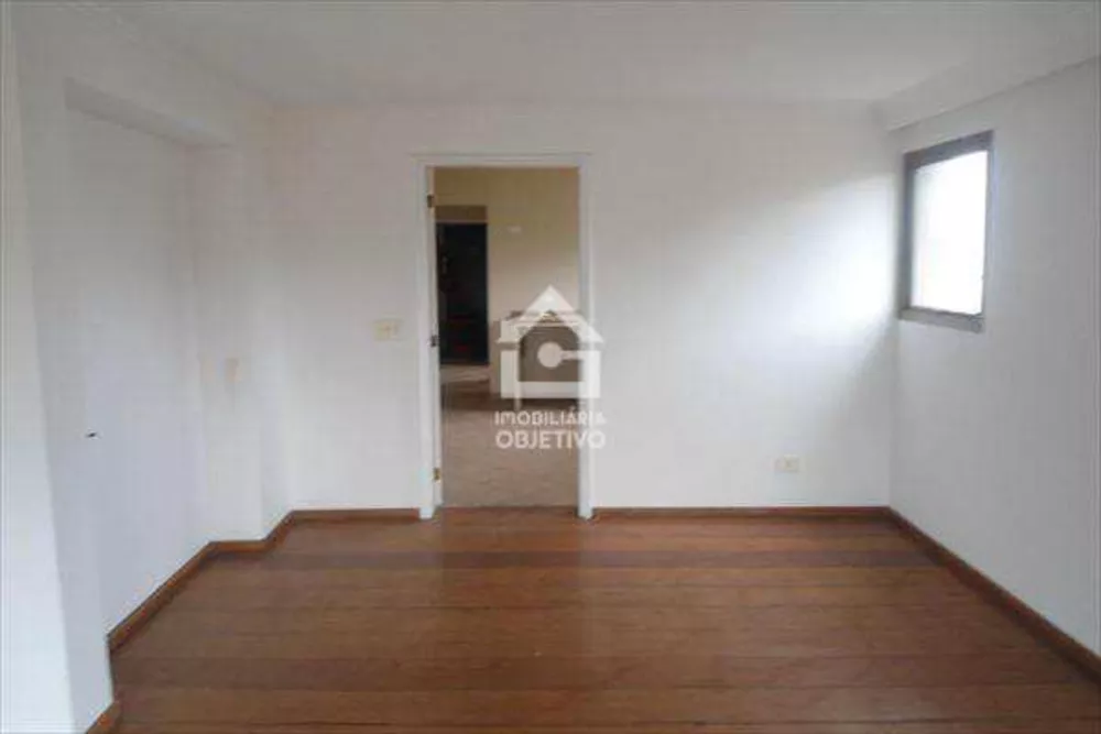 Apartamento à venda com 3 quartos, 251m² - Foto 4