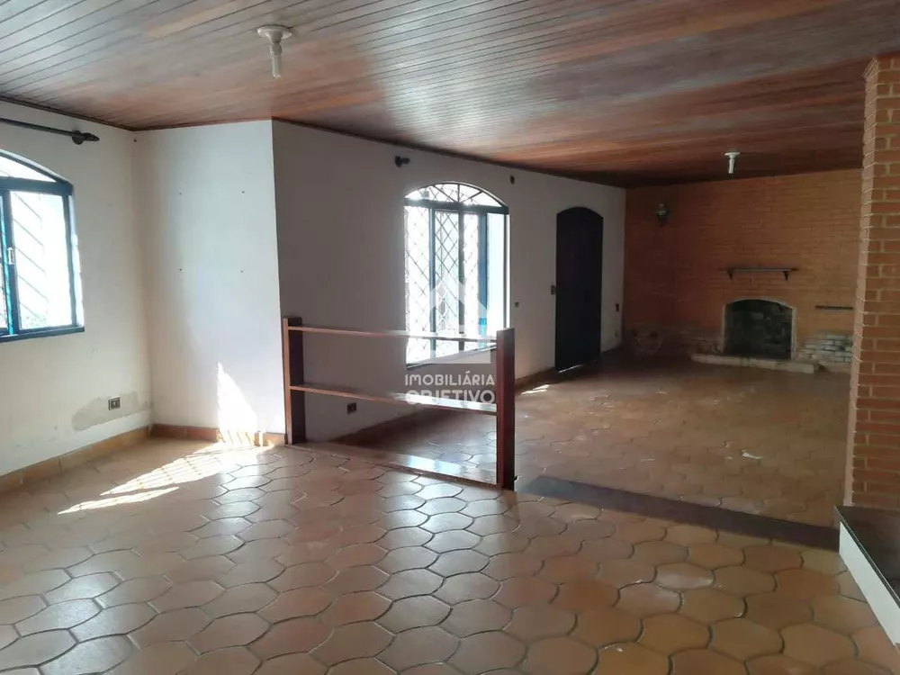 Casa à venda com 3 quartos, 330m² - Foto 3