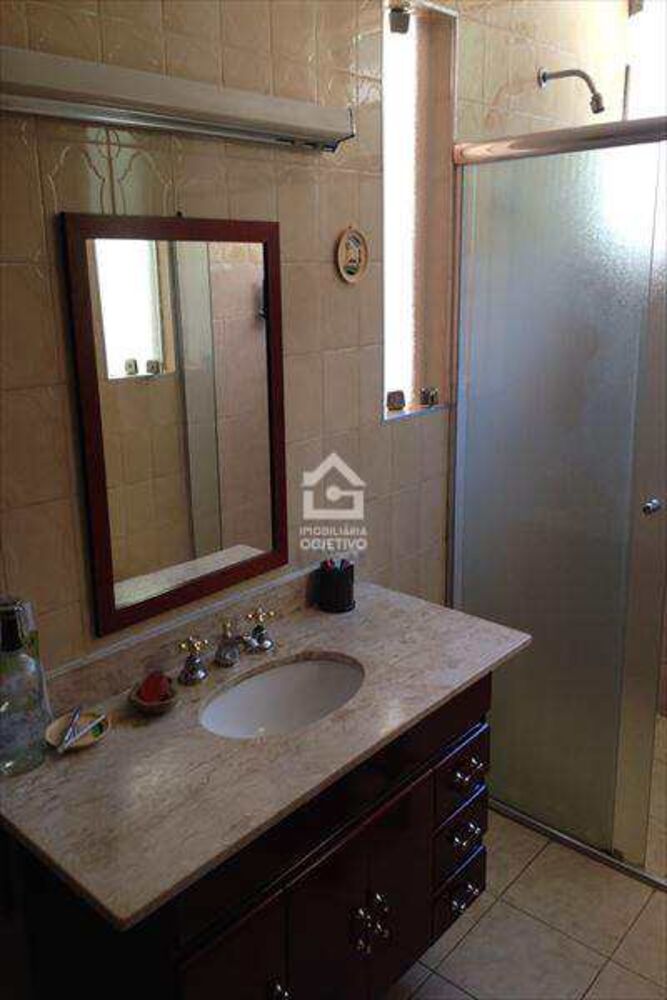 Casa à venda com 4 quartos, 249m² - Foto 9