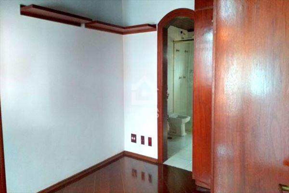 Casa, 3 quartos, 274 m² - Foto 1