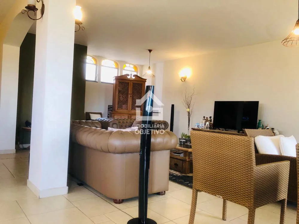 Sobrado, 3 quartos, 442 m² - Foto 1