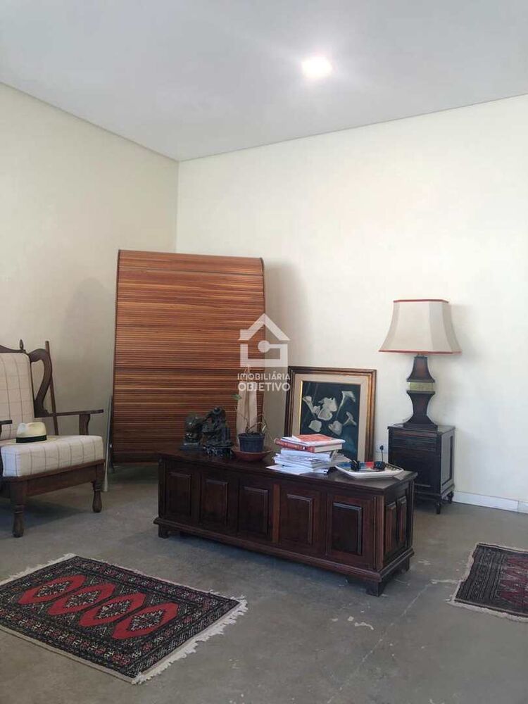 Casa à venda com 4 quartos, 350m² - Foto 1