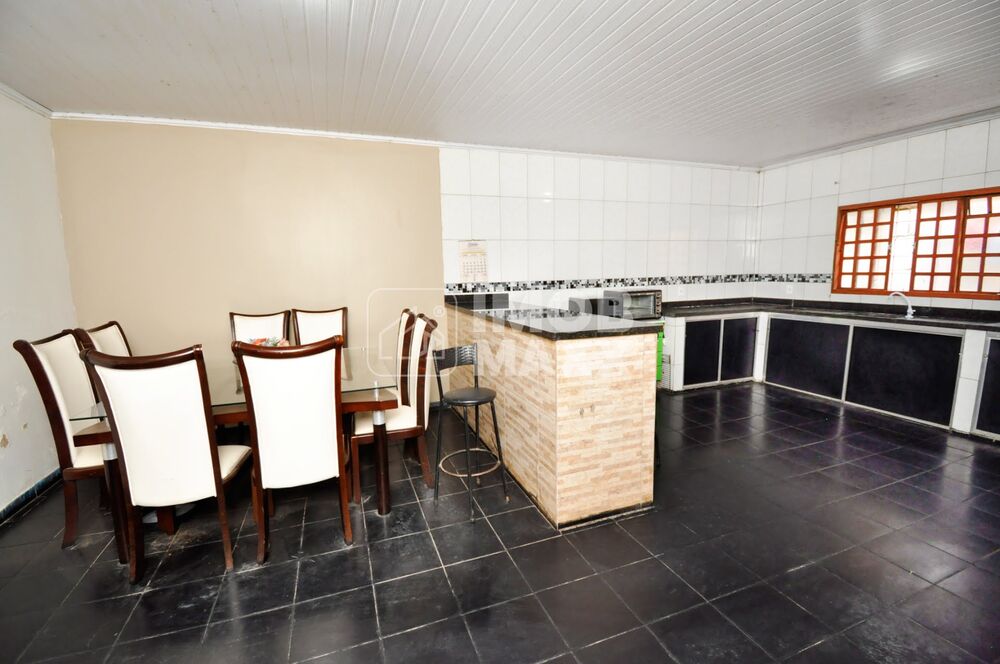 Casa à venda com 3 quartos, 180m² - Foto 8
