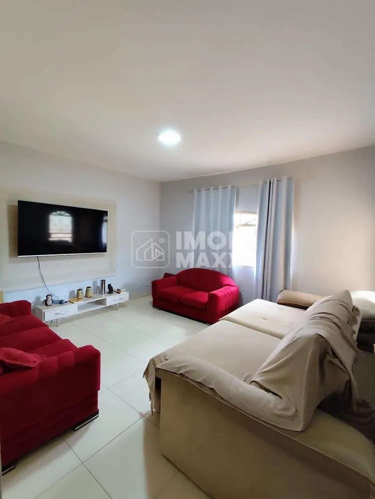 Casa, 4 quartos, 220 m² - Foto 1