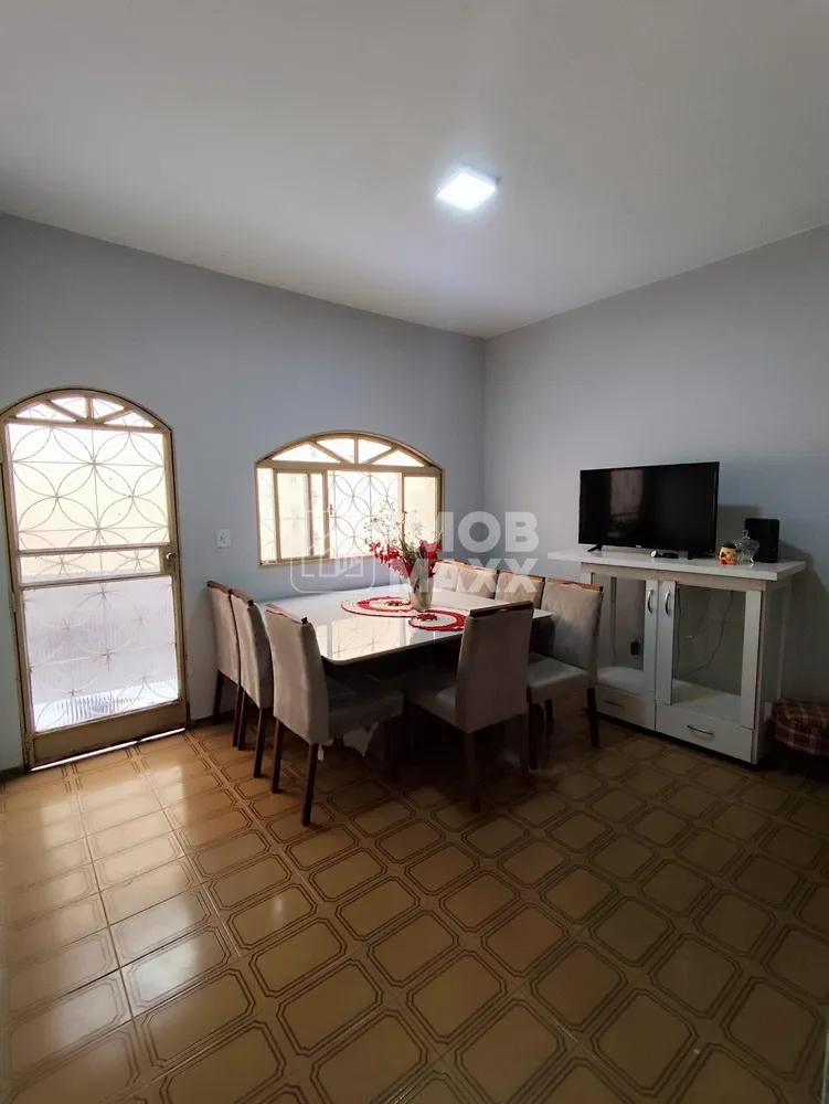 Casa, 4 quartos, 220 m² - Foto 3