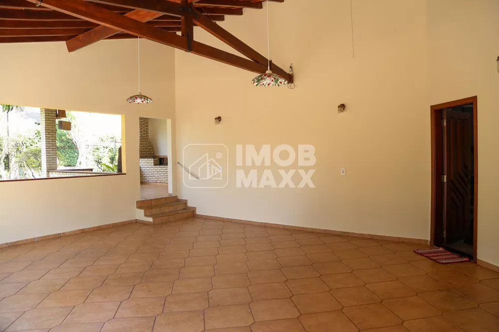 Casa de Condomínio à venda com 4 quartos, 565m² - Foto 2