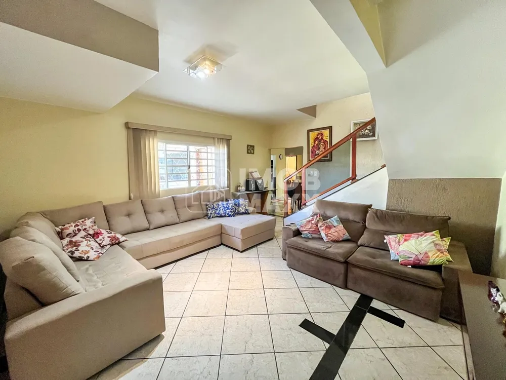 Casa, 4 quartos, 168 m² - Foto 1