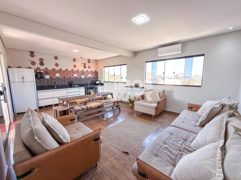 Casa, 4 quartos, 235 m² - Foto 1