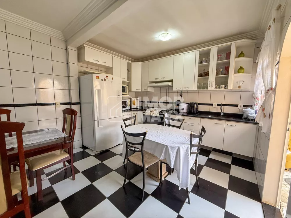 Casa, 4 quartos, 264 m² - Foto 4