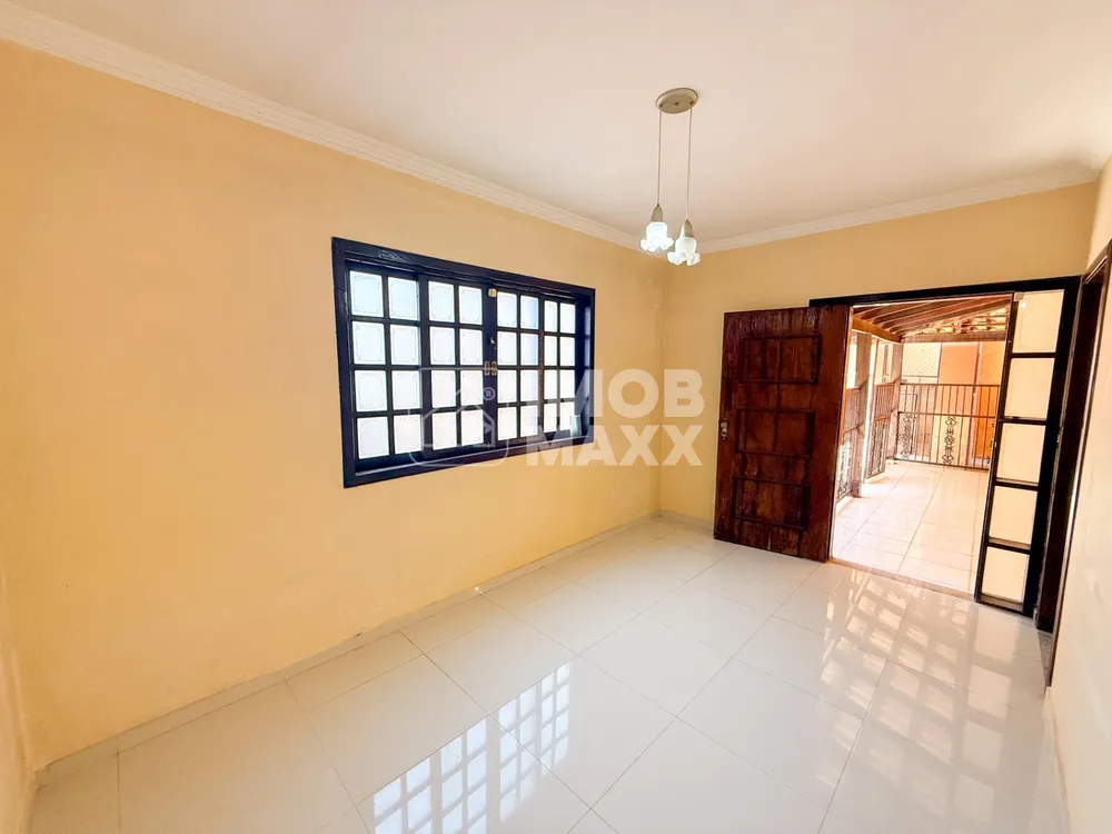 Casa, 4 quartos, 235 m² - Foto 2