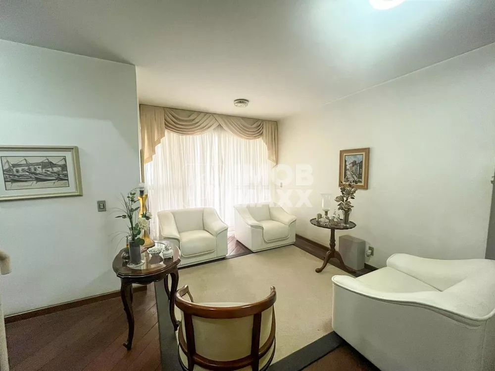 Apartamento à venda com 4 quartos, 230m² - Foto 1