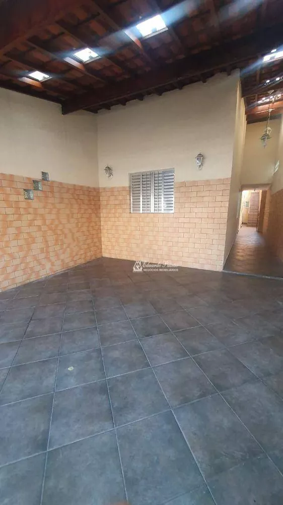 Casa para alugar com 3 quartos, 120m² - Foto 3