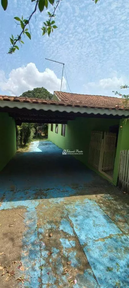 Chácara à venda com 4 quartos, 257m² - Foto 1