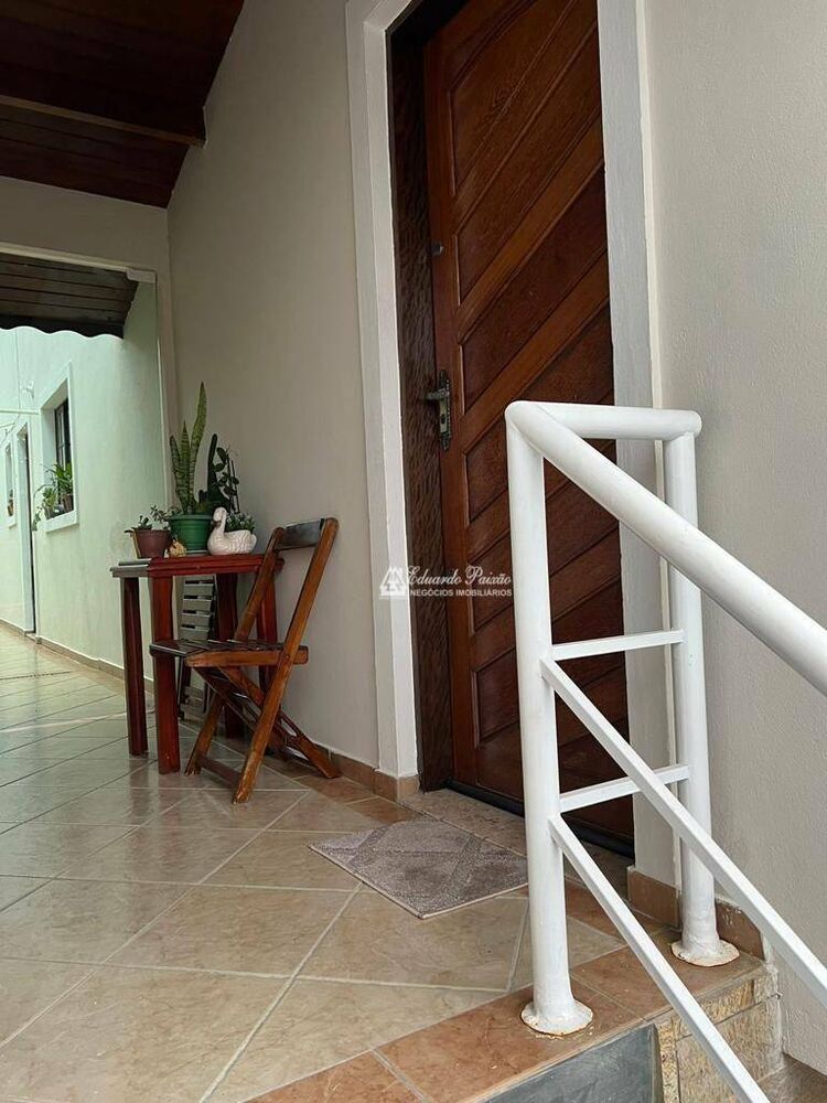 Sobrado à venda com 3 quartos, 180m² - Foto 1