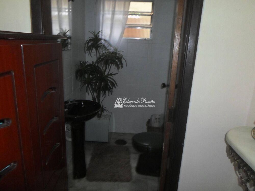 Sobrado à venda com 4 quartos, 170m² - Foto 1