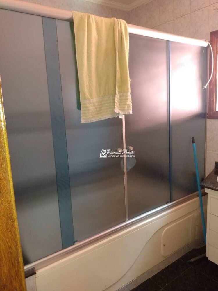Sobrado à venda com 4 quartos, 385m² - Foto 1