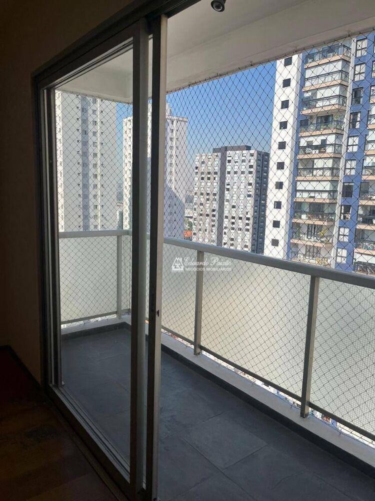 Apartamento à venda com 3 quartos, 156m² - Foto 2